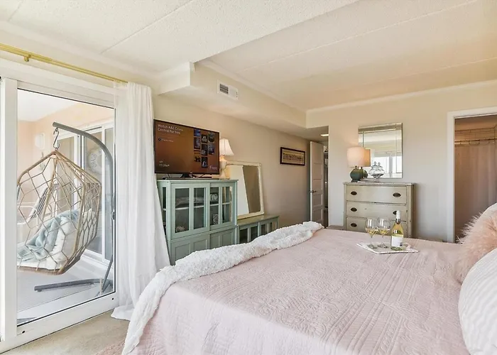 Oceanfront First-floor Beachfront Views *