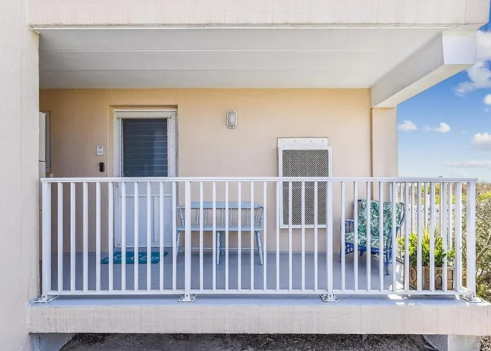Oceanfront First-floor Beachfront Views Holiday home
